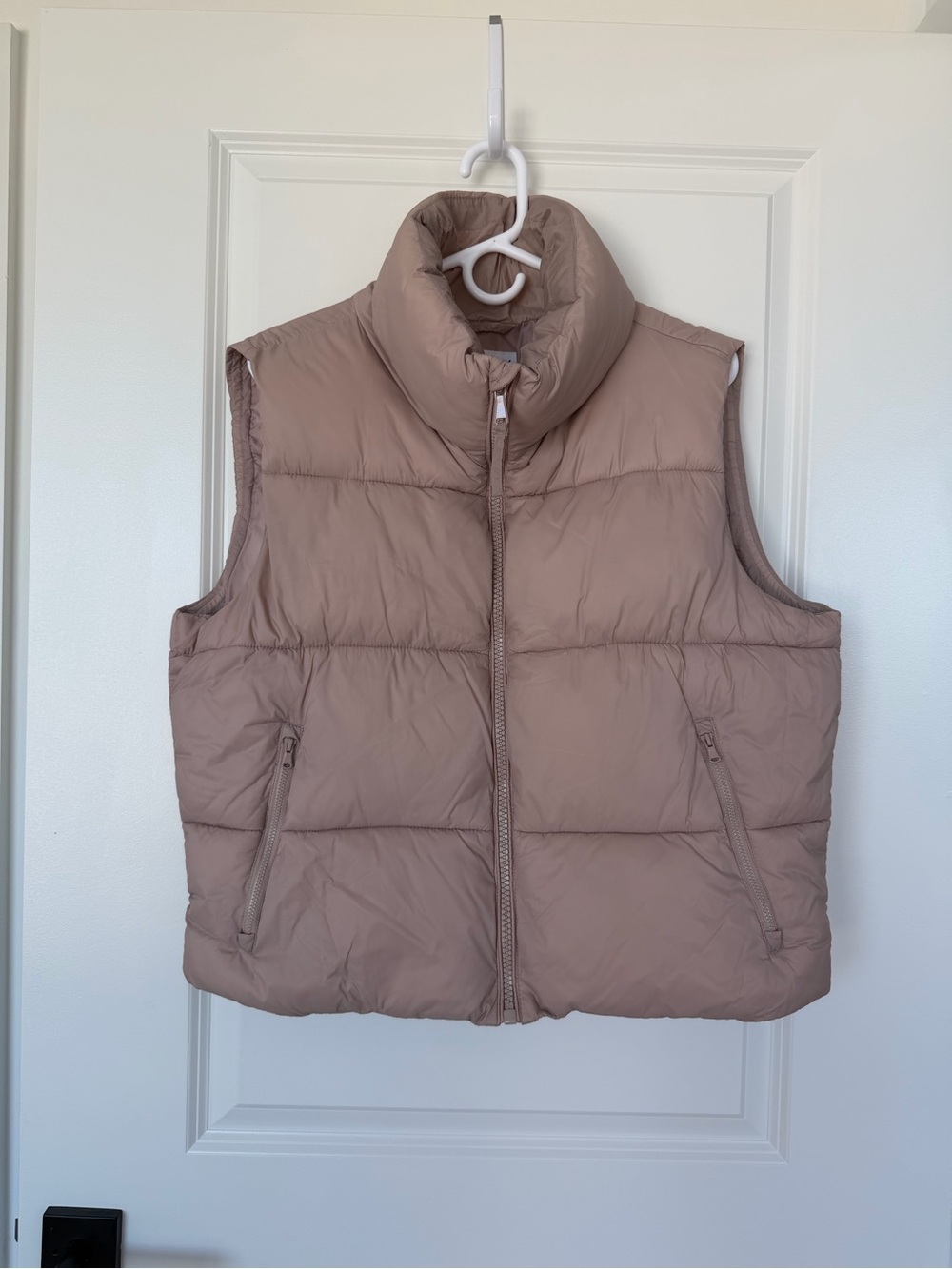 Old Navy Water-Resistant Quilted Puffer Vest Blush Pink